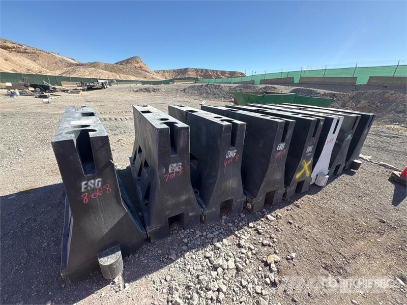 Quantity of (8) Barrier Diger parçalar