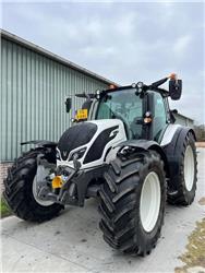 Valtra N174 Direct (vario) tractor