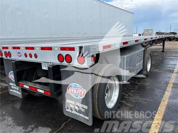 Utility 4000AE 53' COMBO FLATBED, SPREAD AIR RIDE, COIL PA Flatbed çekiciler