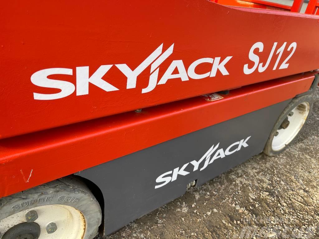 SkyJack SJ 12 Pelarlift Makasli platformlar