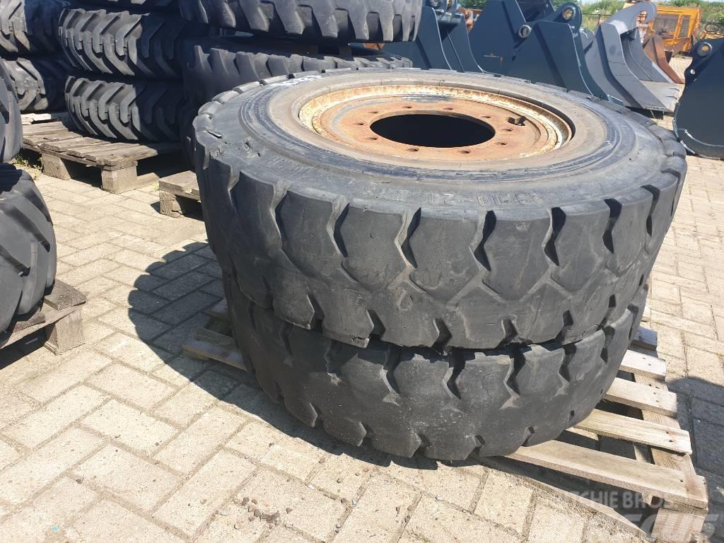  2x tires and rims 12.00-20 Lastikler
