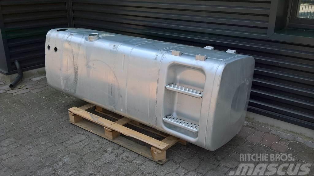 MAN 780L + 85L AdBlue Yakıt ve katkı maddesi tankları