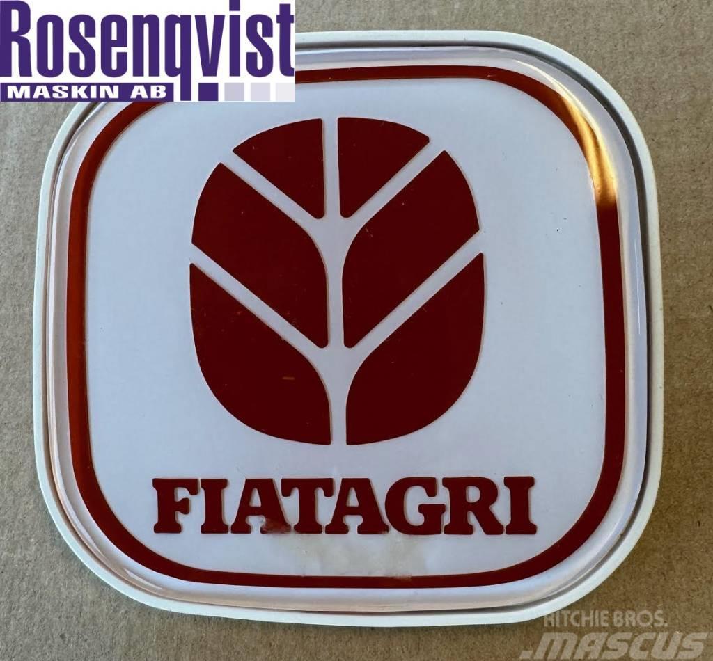 Fiat New genuine Fiat badge 5135072, 5130753 Kabin