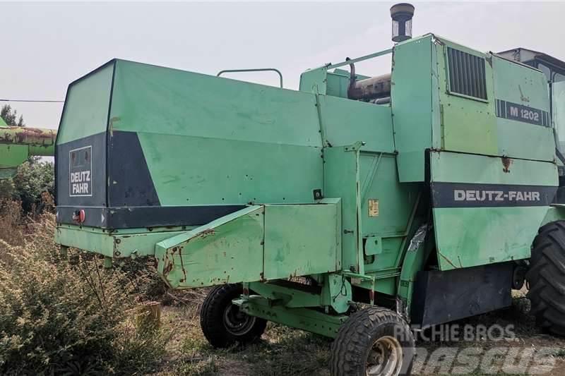 Deutz -Fahr M1202 Combine Harvester Traktörler