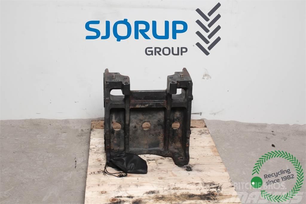 Valtra T 140 Front axle support Saseler