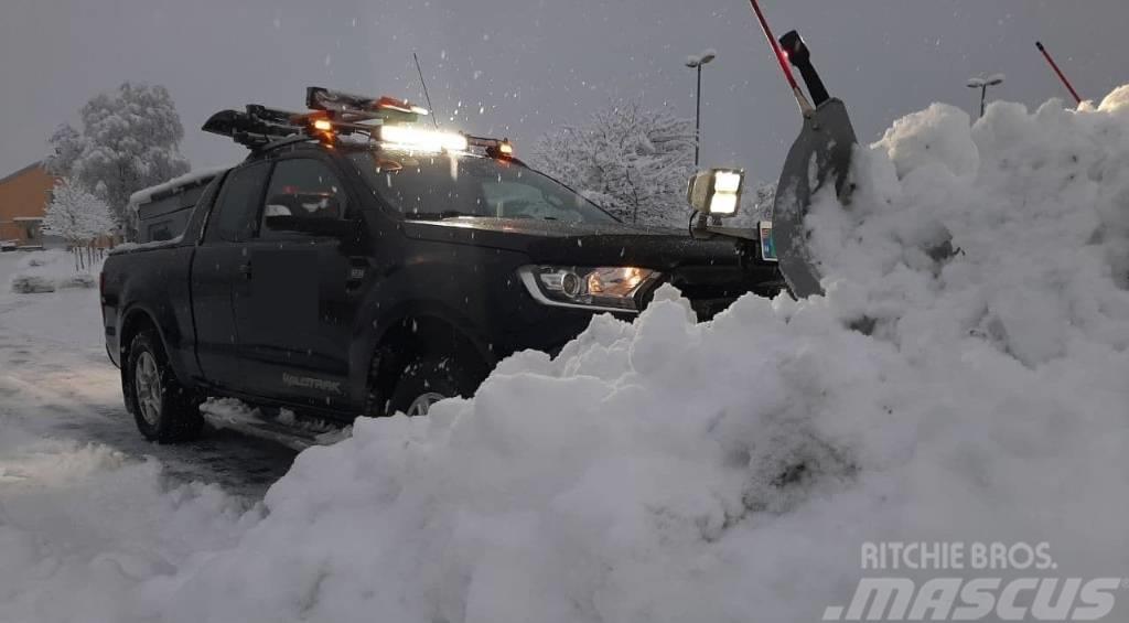 Ford Ranger with snowplow and sandspreader Panel vanlar