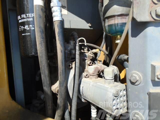 John Deere 135D Paletli ekskavatörler