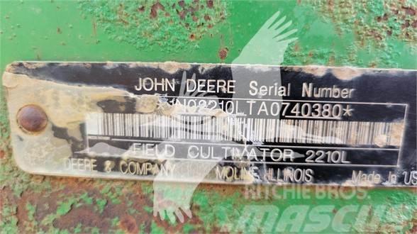 John Deere 2210 Kültivatörler