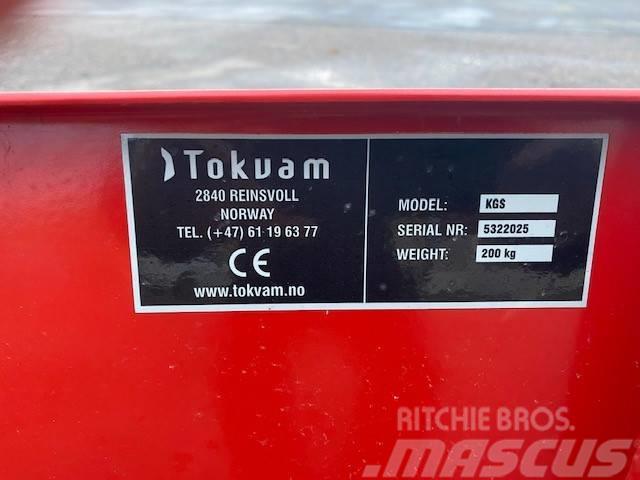 Tokvam KGS konstgräsplog Kompakt traktör aksesuarları