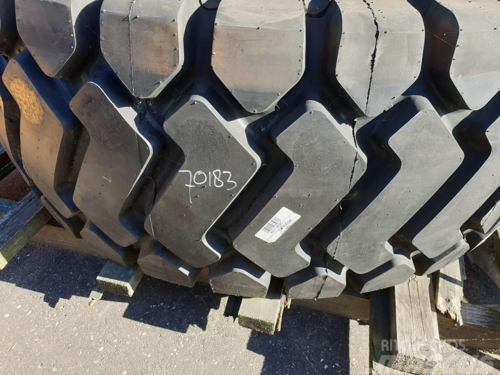 Triangle Loader tire 23.5-R25, L3 Lastikler