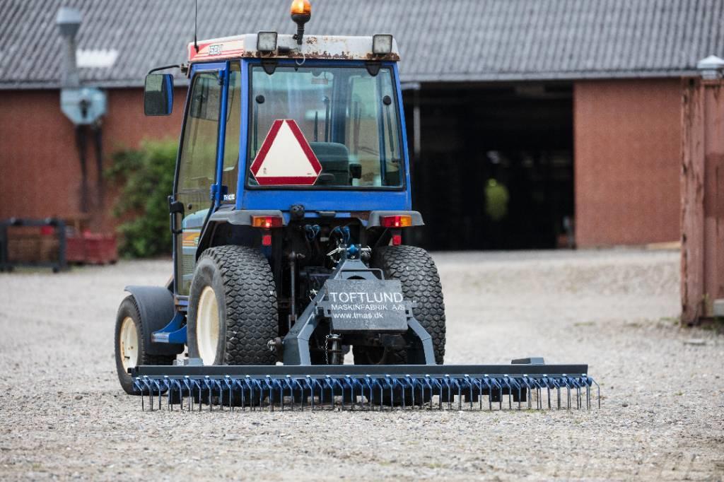  Toftlund Maskinfabrik Gårdspladsrive Kompakt traktör aksesuarları
