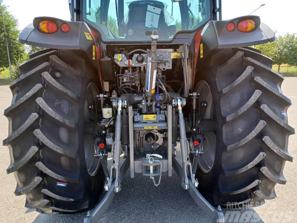 Massey Ferguson 5711 M Traktörler