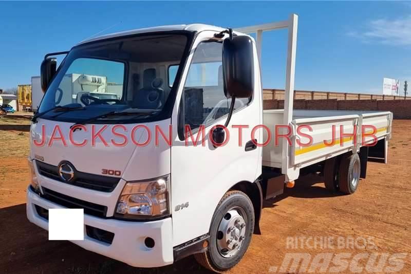 Hino 300, 915, FITTED WITH DROPSIDE BODY Diger kamyonlar