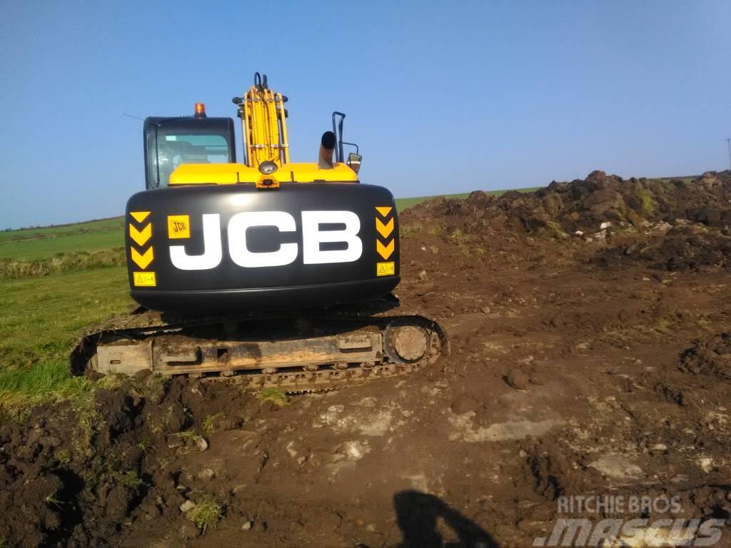 JCB JS 130 Paletli ekskavatörler