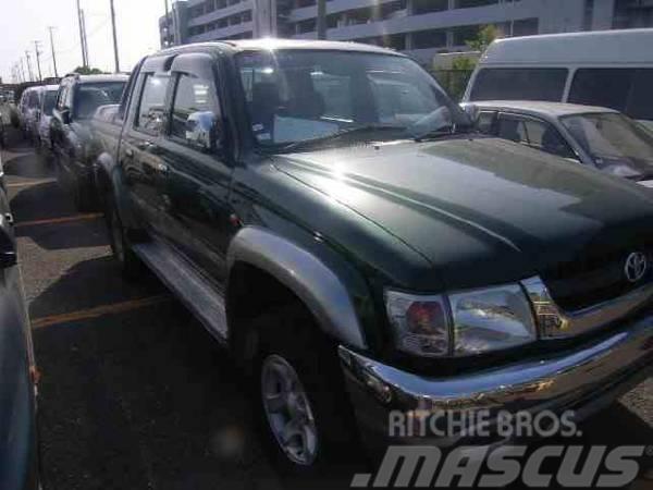 TOYOTA HILUX DOUBLE CABIN Otomobiller