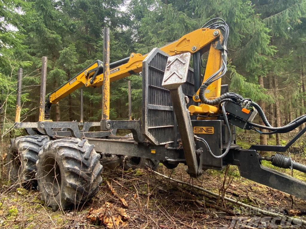  Sünkroonveoga metsahaagis + Oniar tõstuk 8600 Tomruk yükleyici traktörler