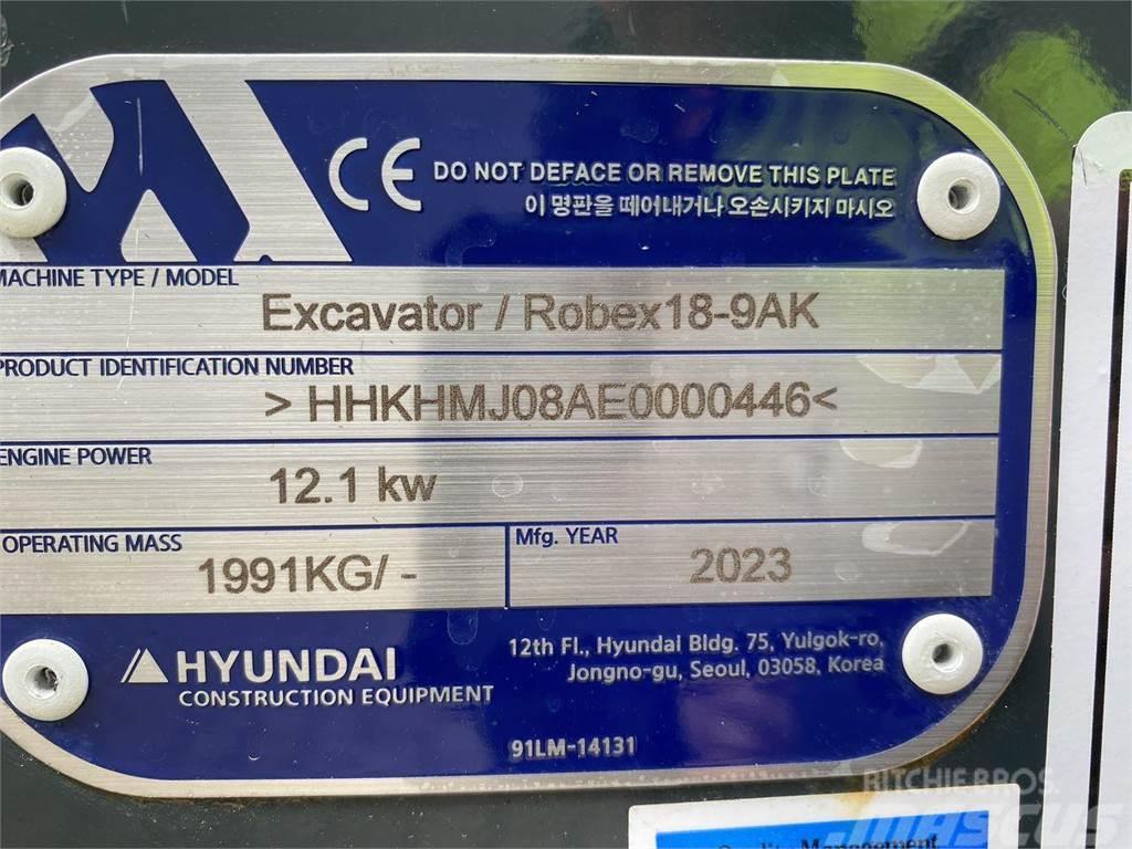 Hyundai R18-9AK Lastik tekerli ekskavatörler
