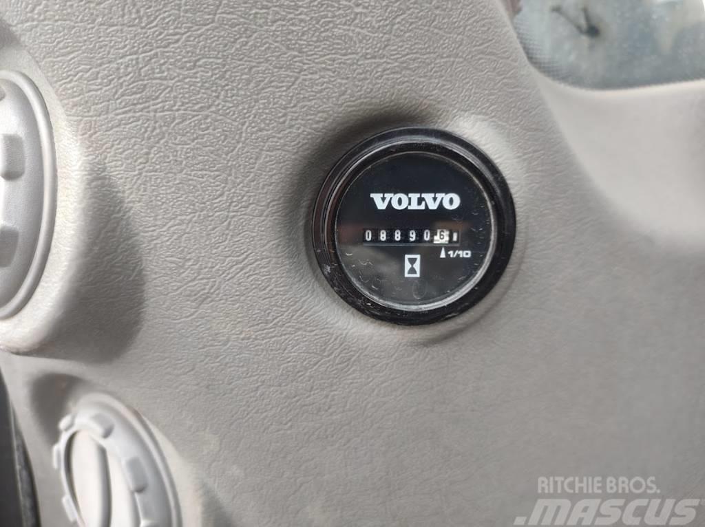Volvo EC300DL Paletli ekskavatörler