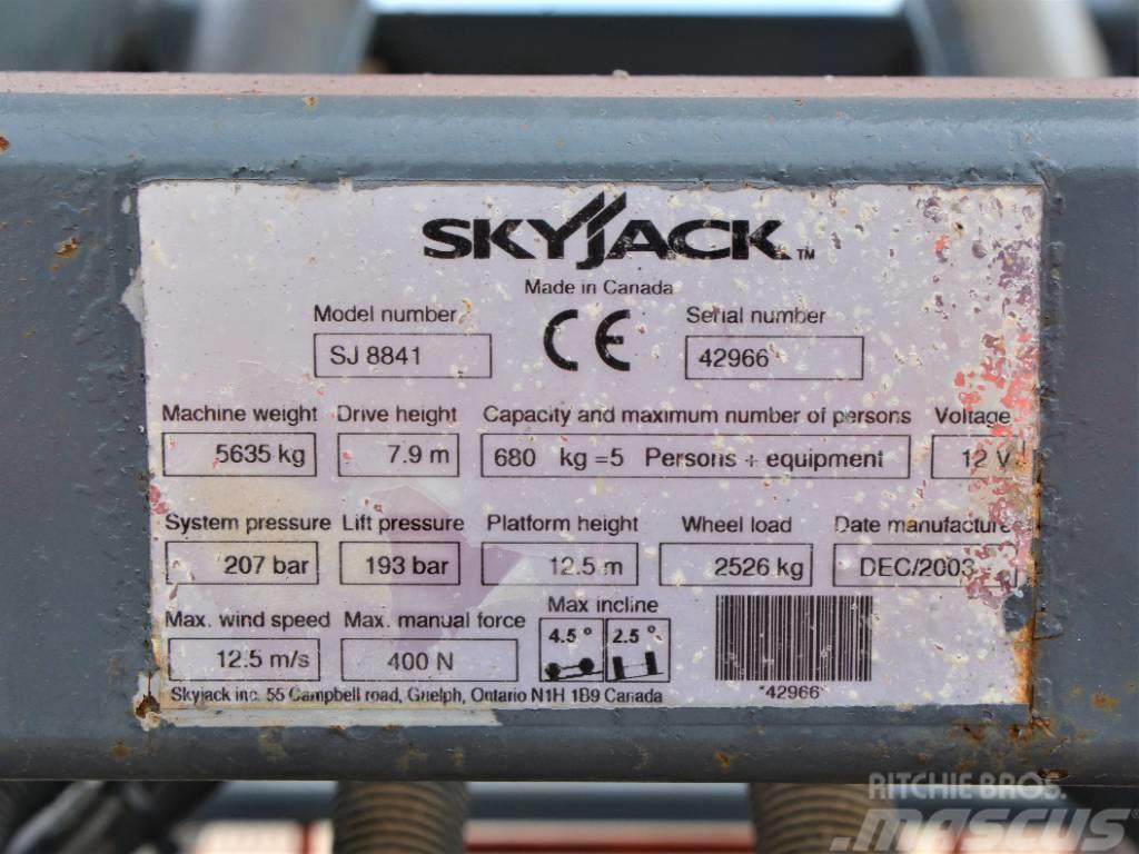 SkyJack SJ 8841 RT Makasli platformlar