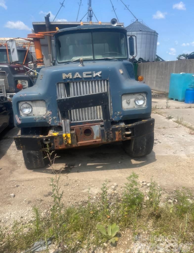 Mack Truck Damperli kamyonlar