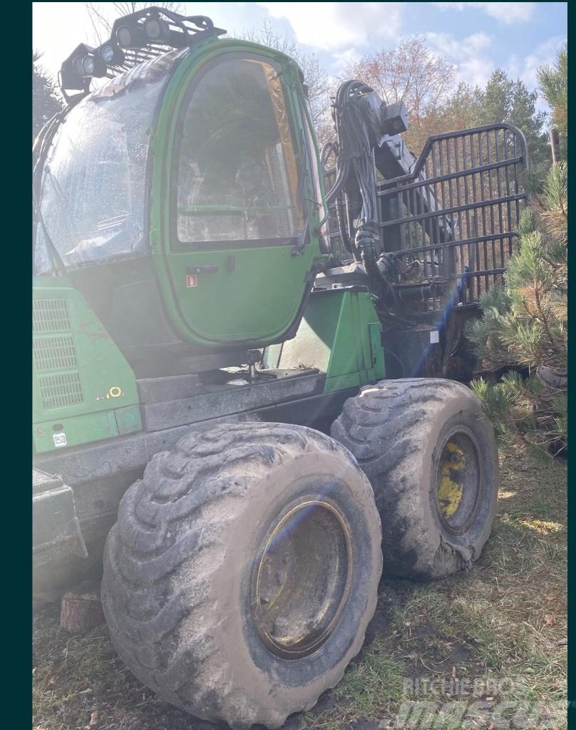 John Deere 1110 E Tomruk yükleyici traktörler