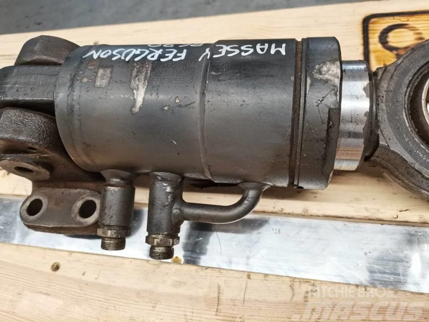 Massey Ferguson 8670  Axle suspension cylinder Saseler