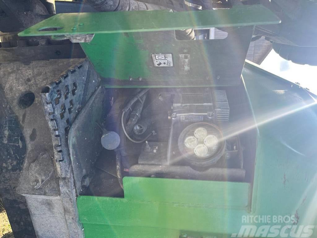 John Deere 1210E Tomruk yükleyici traktörler