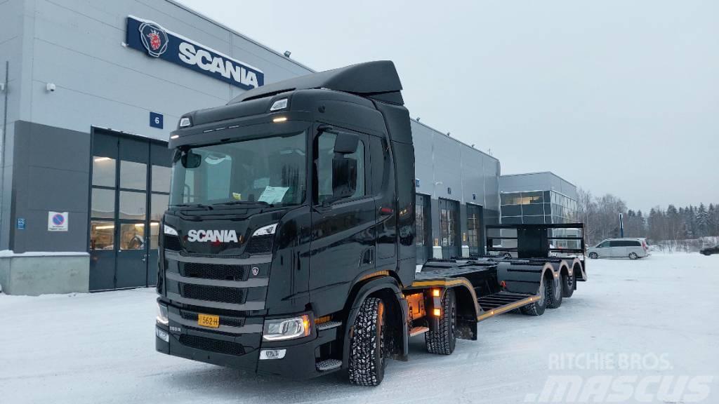 Scania R560 B10X4*6NB koneenkuljetusauto Orman makinesi taşıma kamyonları