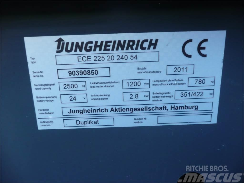 Jungheinrich ECE 225 2400X540mm Düsük seviye siparis toplayici