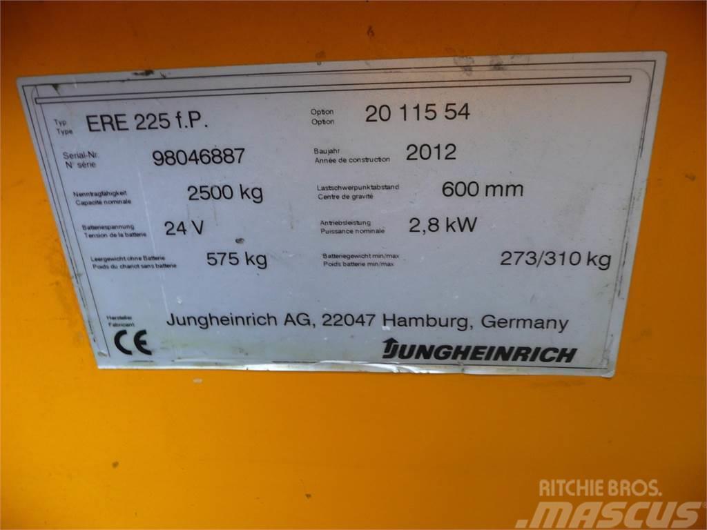 Jungheinrich ERE 225 Düsük seviye platformu