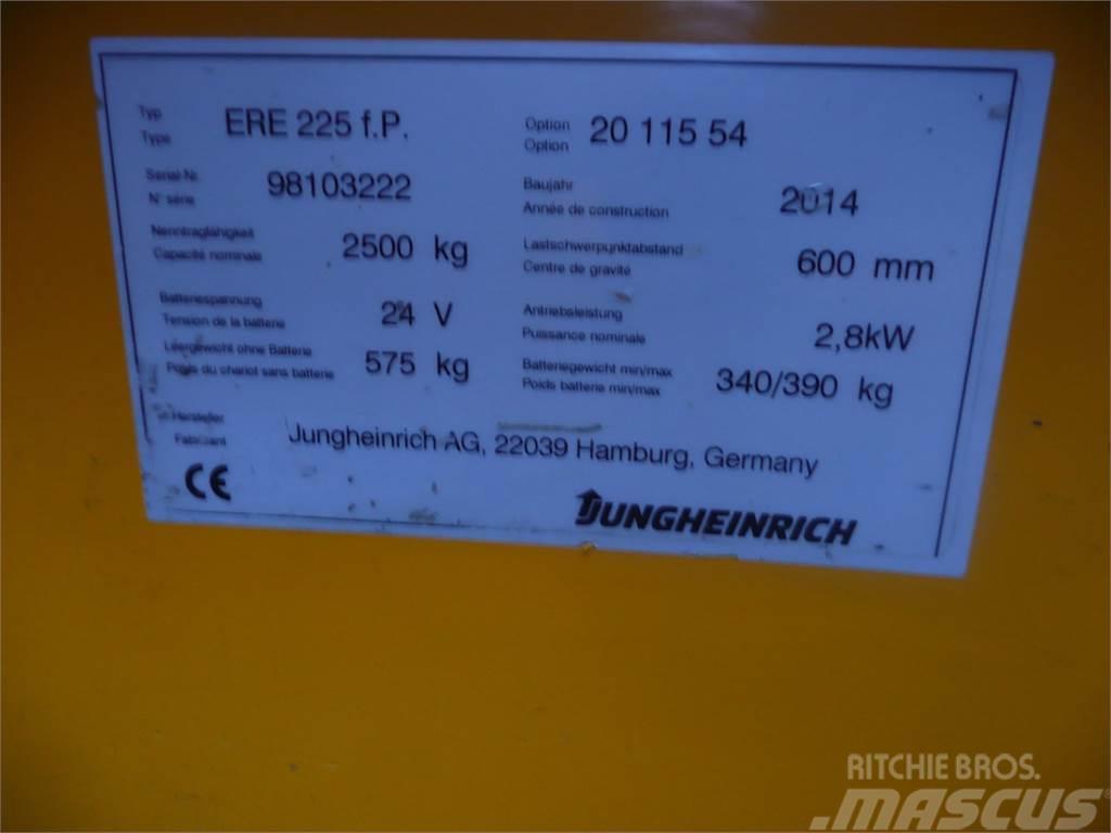 Jungheinrich ERE 225 Düsük seviye platformu