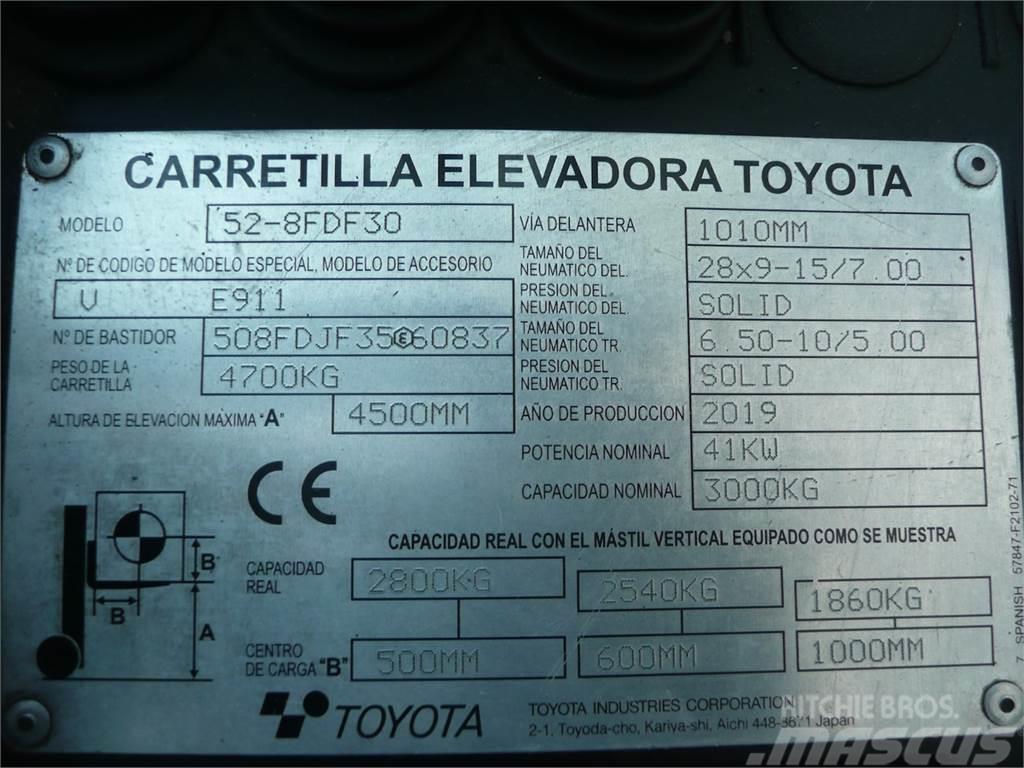 Toyota 52-8FDF30 MATRICULADA Dizel forkliftler