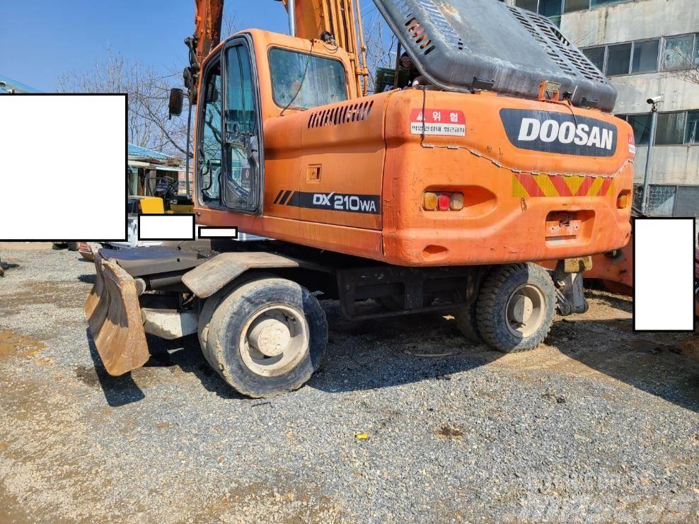 Doosan DX 210 W Lastik tekerli ekskavatörler