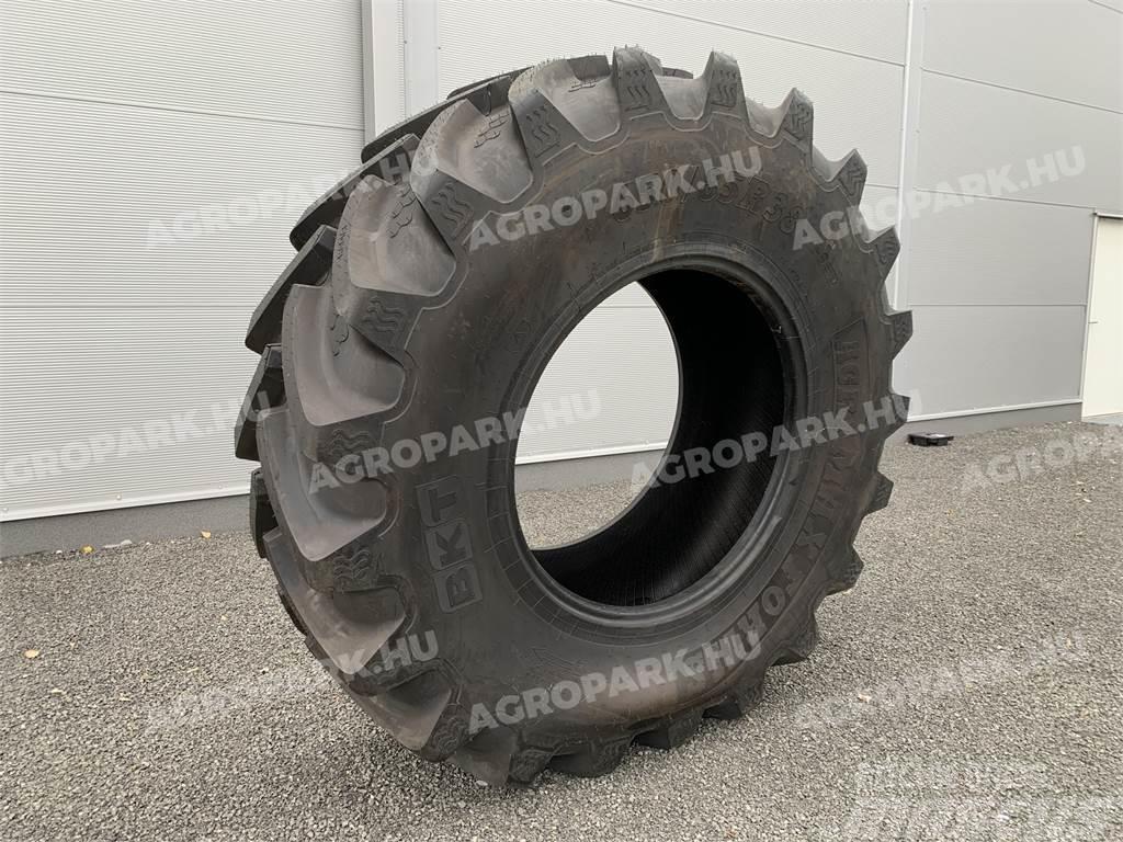 BKT tire in size 650/85R38 Tekerlekler
