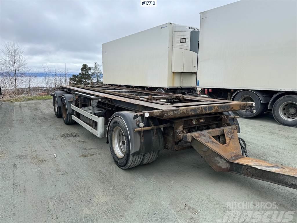 Istrail 3-axle hook trailer w/ tipper Diger yari çekiciler