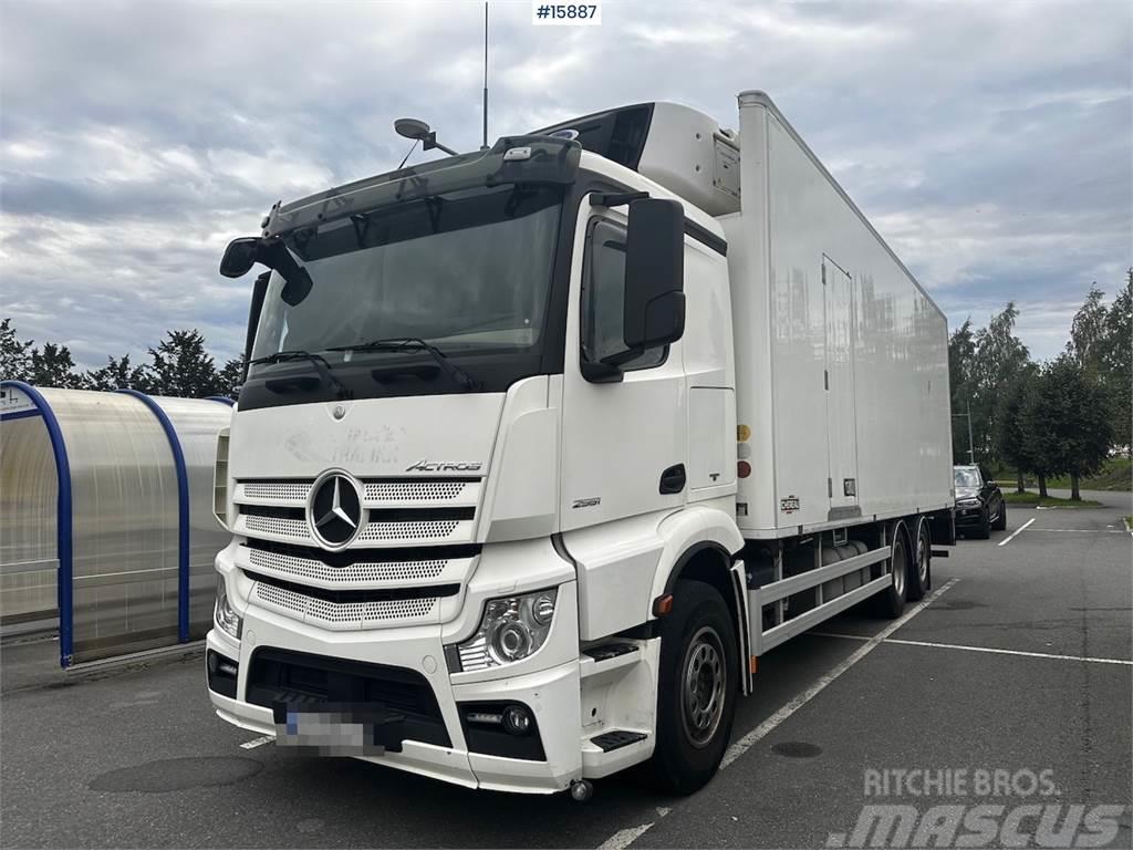 Mercedes-Benz Actros 6x2 Box Truck w/ fridge/freezer unit. Kapali kasa kamyonlar