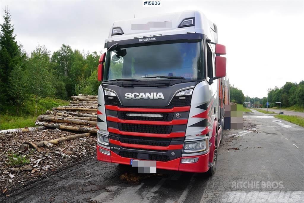 Scania R650 6x4 timber truck with crane Tomruk kamyonlari
