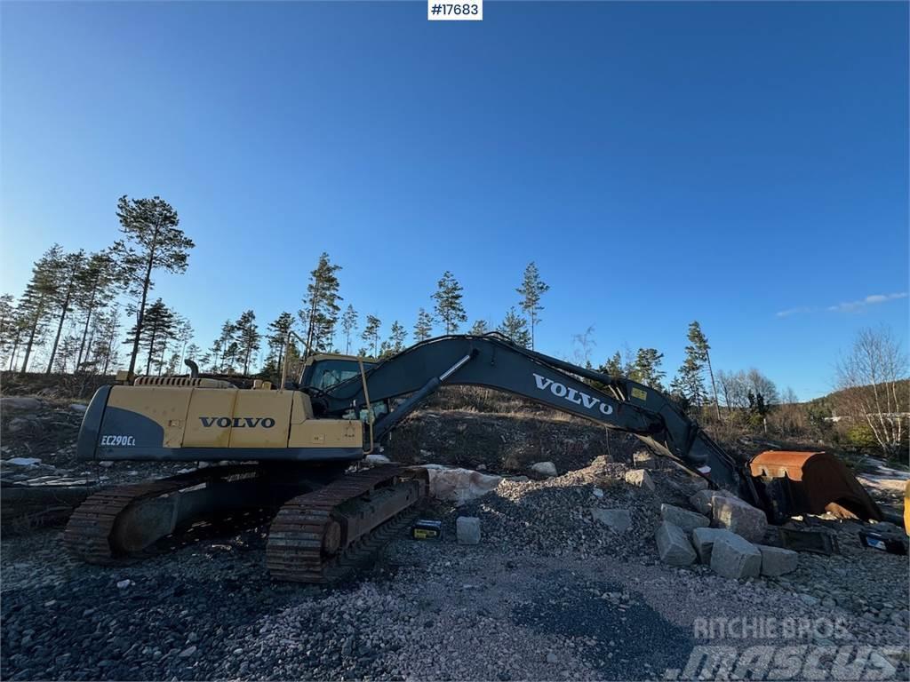 Volvo EC290CL Tracked excavator w/ digging bucket and ch Paletli ekskavatörler