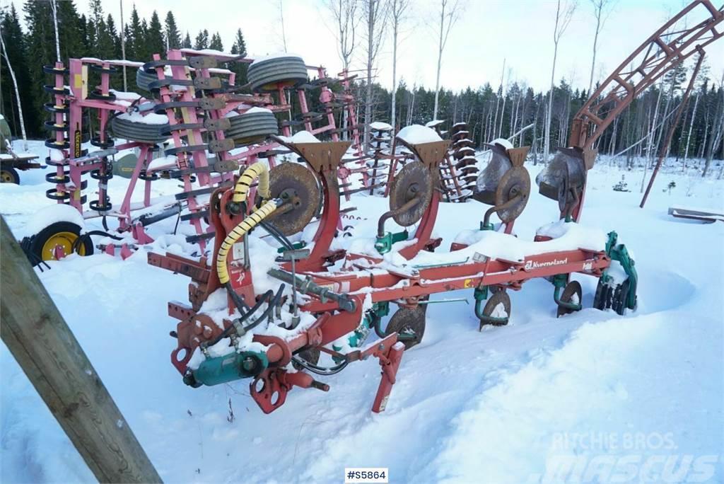 Kverneland Taarup 4032C PLOW WITH CUTTERS Diger