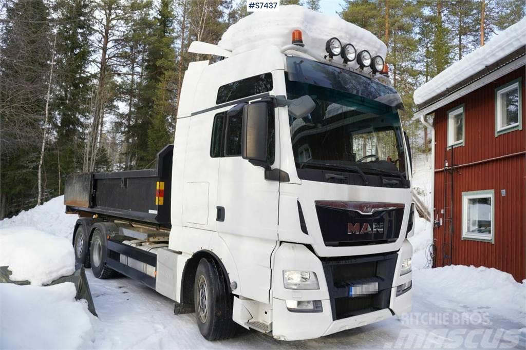 MAN TGX26.480 6x2 Hook truck with flat bed Vinçli kamyonlar