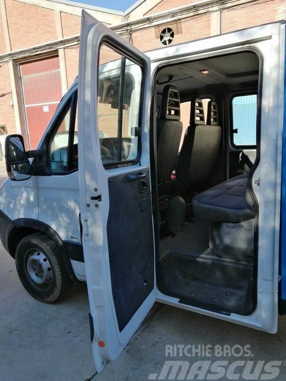 Camion Iveco Daily Doble Cabina con Pluma Diger kamyonlar