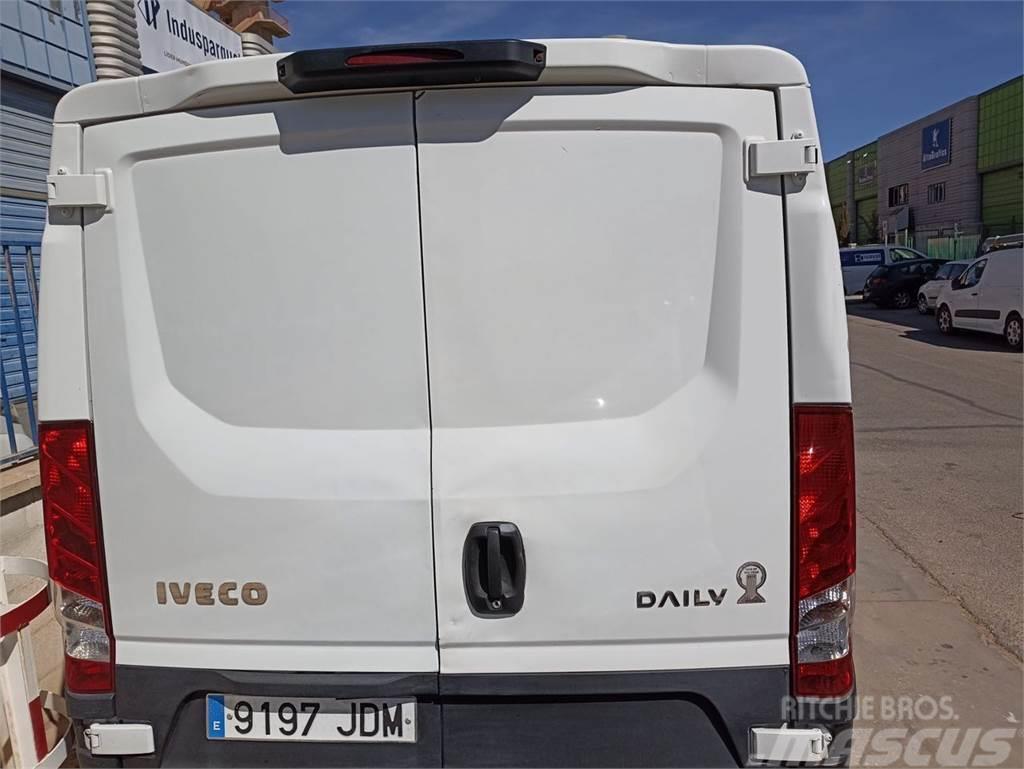 Iveco Daily Furgón 35C13 V 3520 H1 Leaf 9.0 126 Panel vanlar