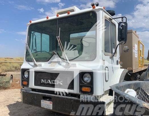 Mack MR685 Flatbed kamyonlar