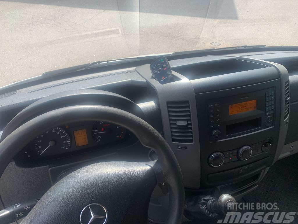 Mercedes-Benz Sprinter 313 CDI Pakettiauto umpikori + TL Nostin Kapali kasa kamyonetler