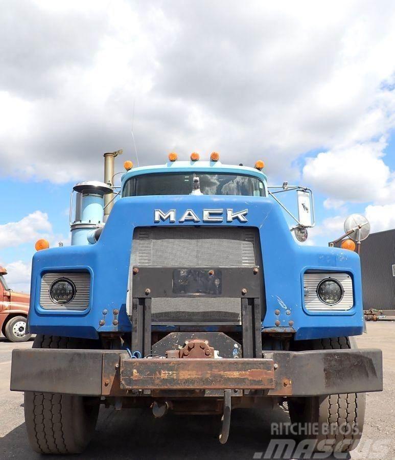 Mack RB688S Vinçli kamyonlar