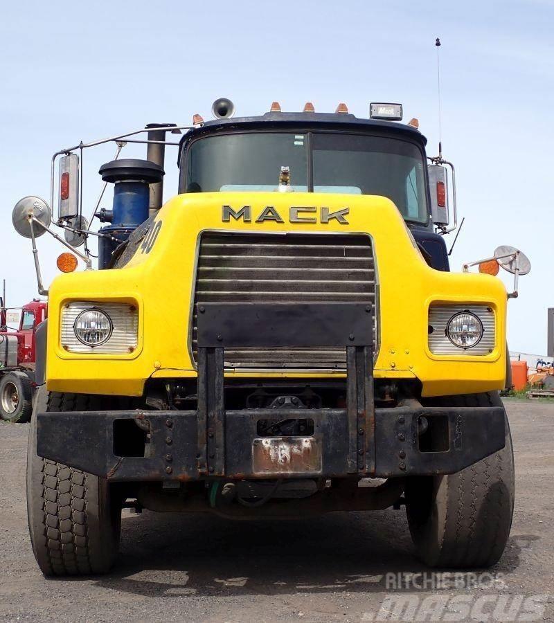 Mack DM690S Vinçli kamyonlar
