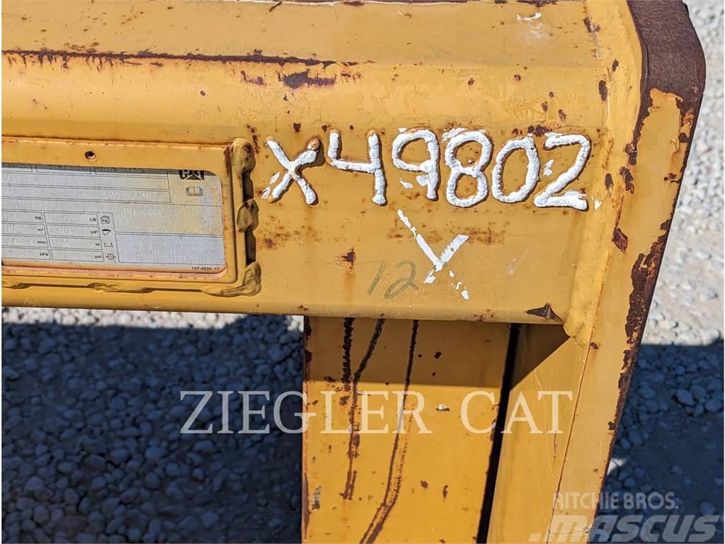 CAT 953 TRACK TYPE LOADER FORK PIN ON 72 Çatallar