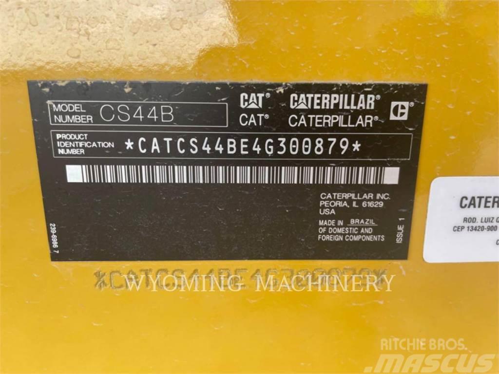 CAT CS44B Bitüm pülverizatörleri