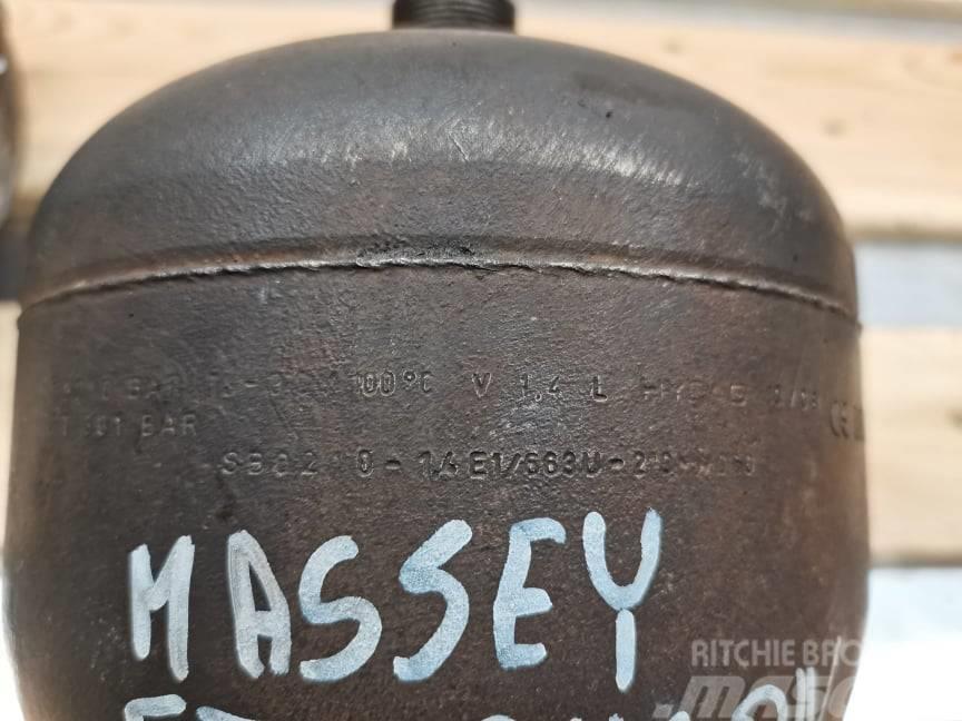 Massey Ferguson 8690 {hydraulic accumulator axle Hidrolik