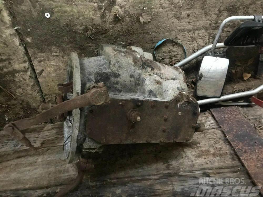 Foden Gearbox with pump vintage £500 plus vat £600 Diger parçalar